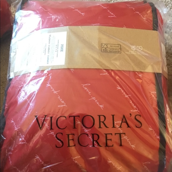 Pink Victoria’s Secret Sherpa Cardigan Gift Set NWT - Picture 4 of 7